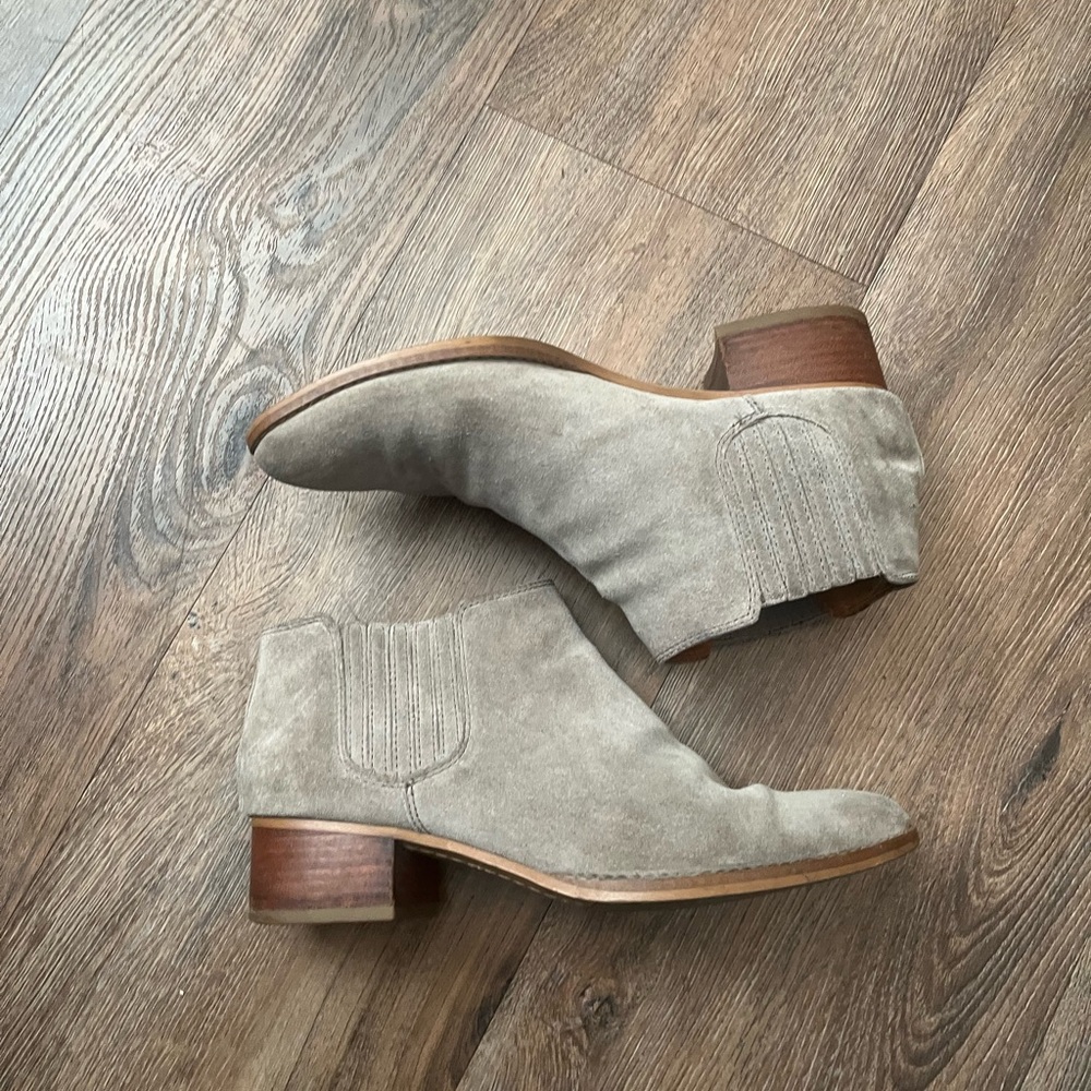 Sarto Taupe Suede Chelsea Ankle Booties Pointed Toe Stacked Heel